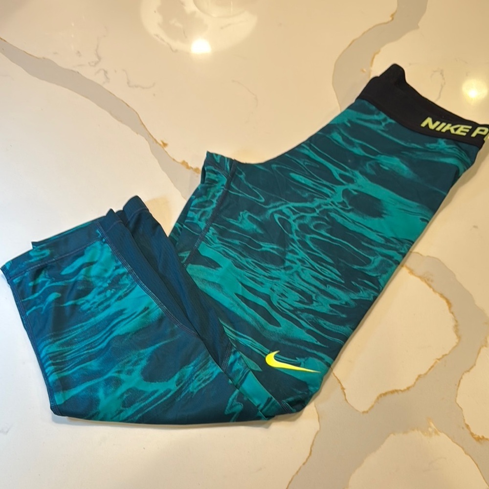 Nike Pro Blue Performance Cropped Leggings